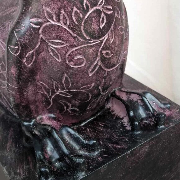 Whimsical Carved Stained Wood Reclining Frog with Carved Vines Sculpture - Picture 8 of 9